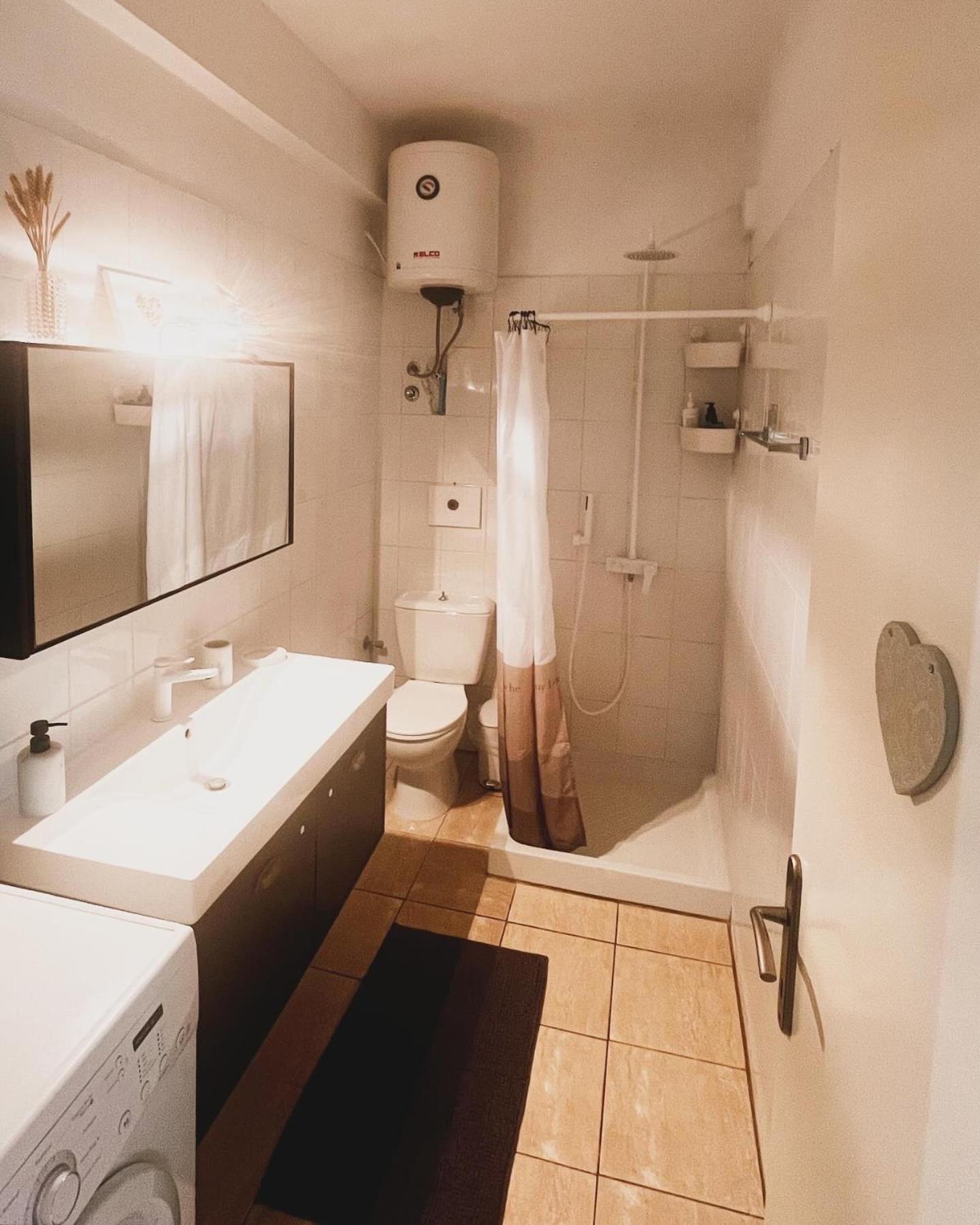 Lucy'S Guest House İskados Dış mekan fotoğraf